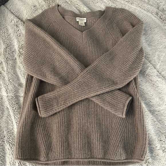 Club Monaco 100% Cashmere Sweater V Neck Size XS - Picture 1 of 5